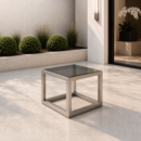 ATELIER Beistelltisch – Outdoor-Designobjekt aus geschliffenem Edelstahl und Parsolglas