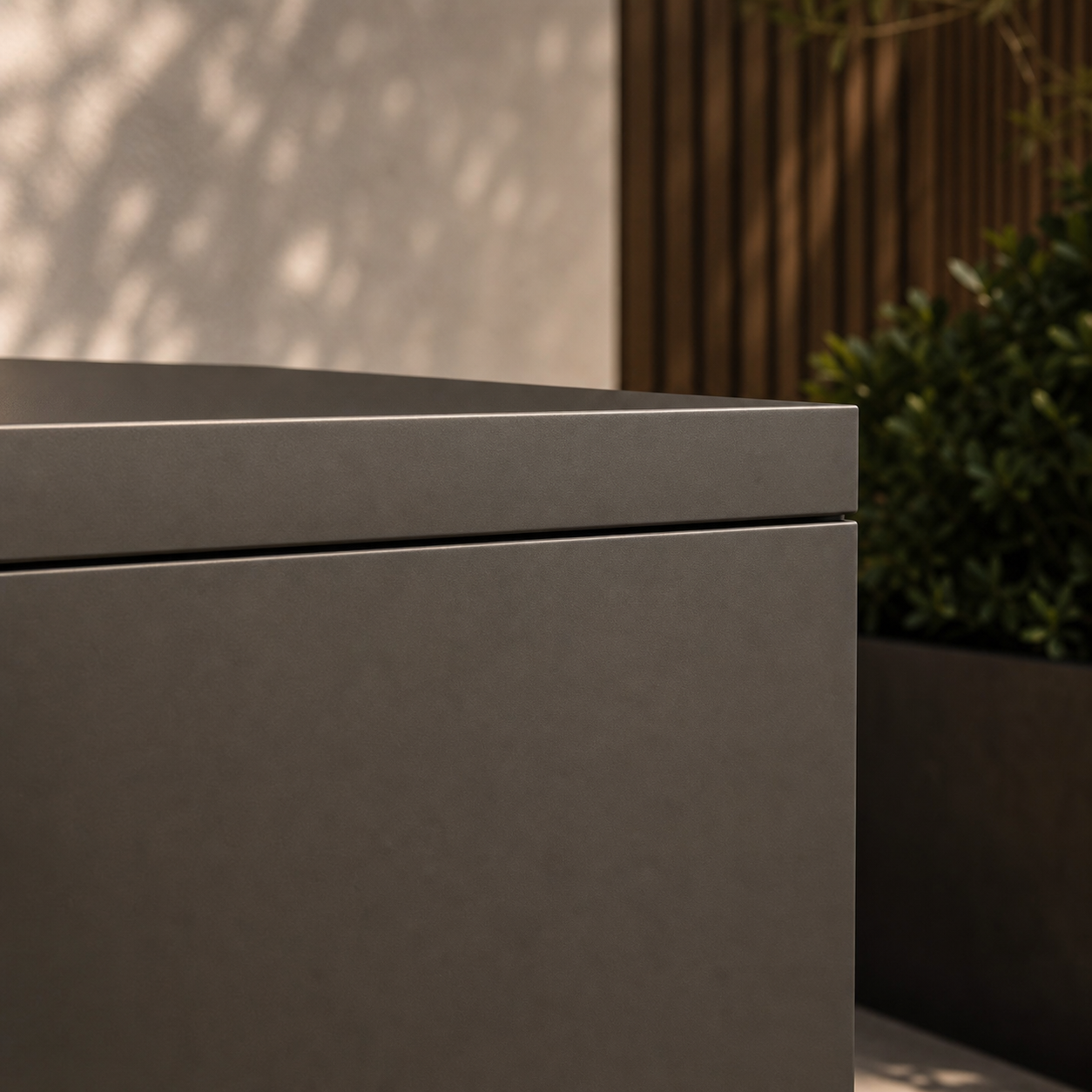 LINEA Aufbewahrungsbox – architektonische Outdoor-Polsterbox aus Edelstahl – Bild 3