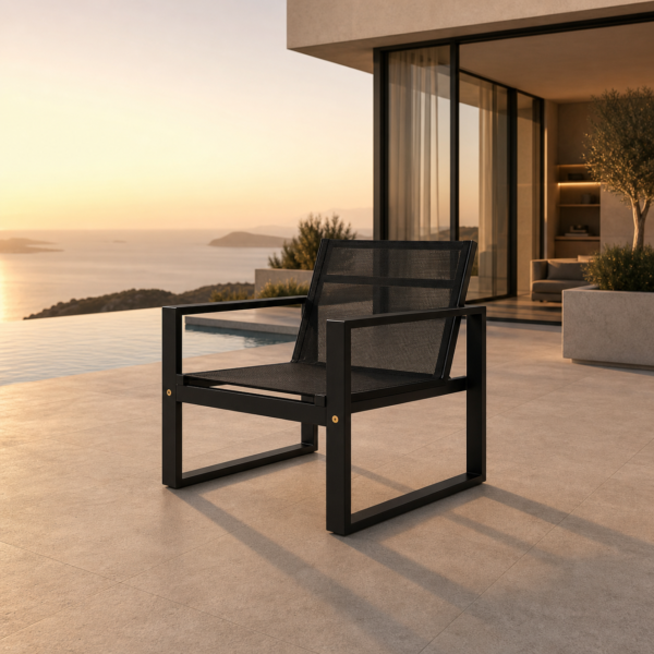SIGNATURE Armlehnstuhl – architektonischer Outdoor-Stuhl mit Meshbespannung