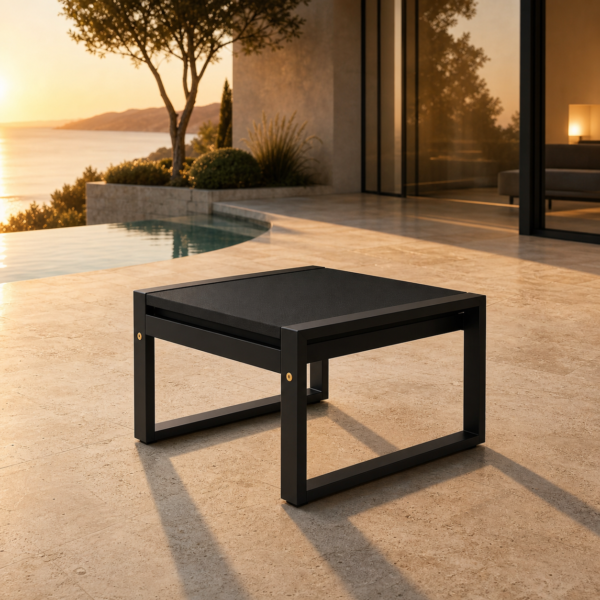 SIGNATURE Hocker – architektonischer Outdoor-Ottoman mit HPL-Oberfläche
